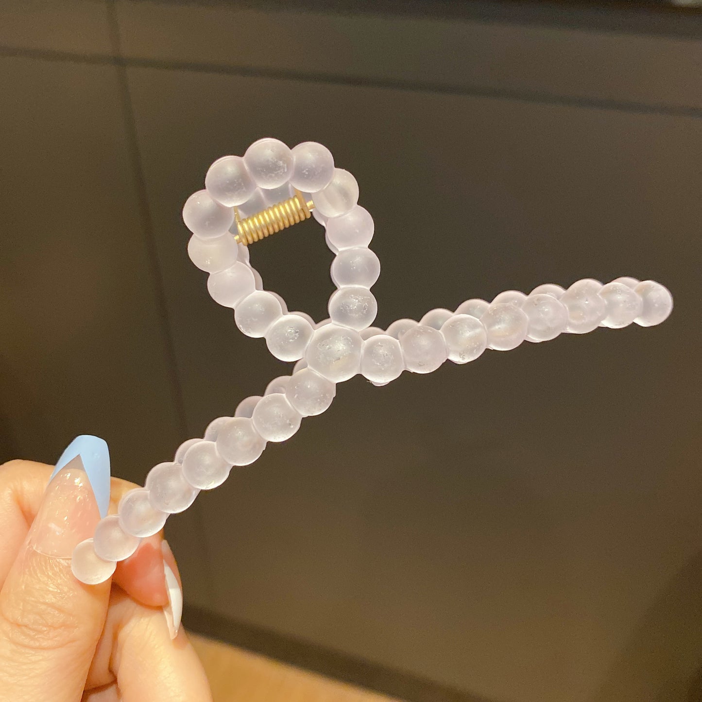 Hårklämma med vriden design - Nordic Glowing