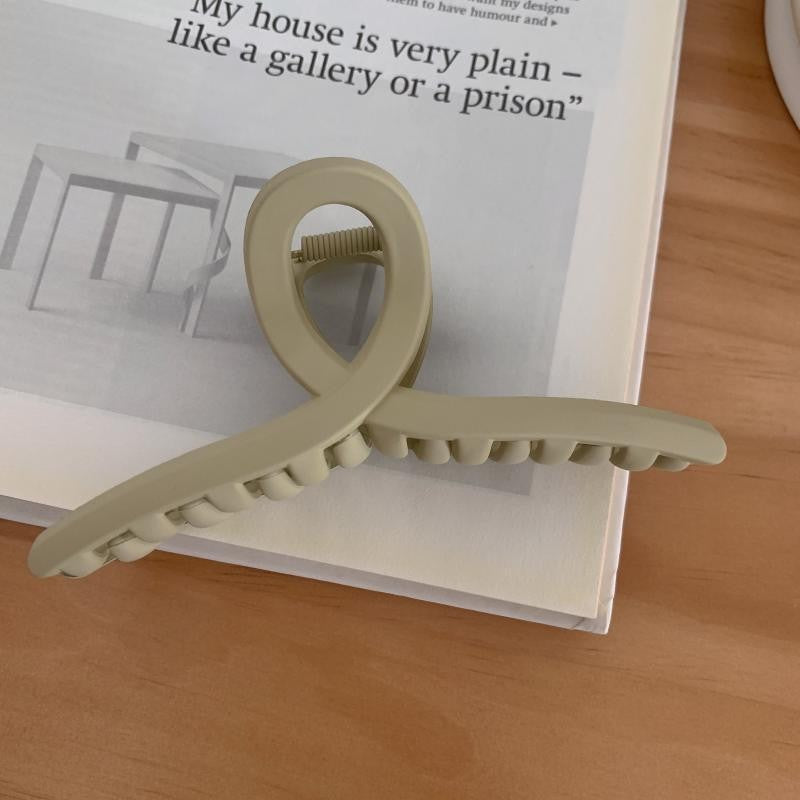 Hårklämma med vriden design - Nordic Glowing