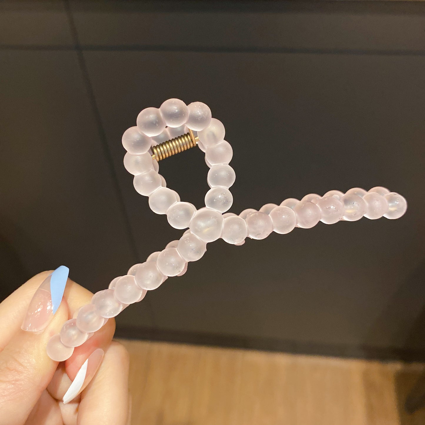 Hårklämma med vriden design - Nordic Glowing