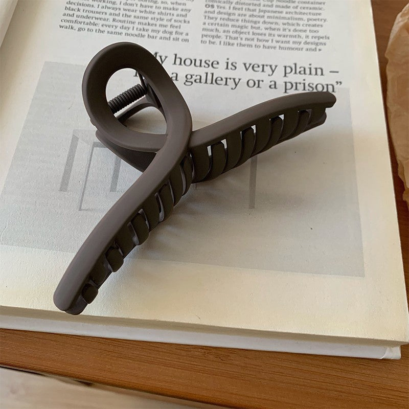 Hårklämma med vriden design - Nordic Glowing