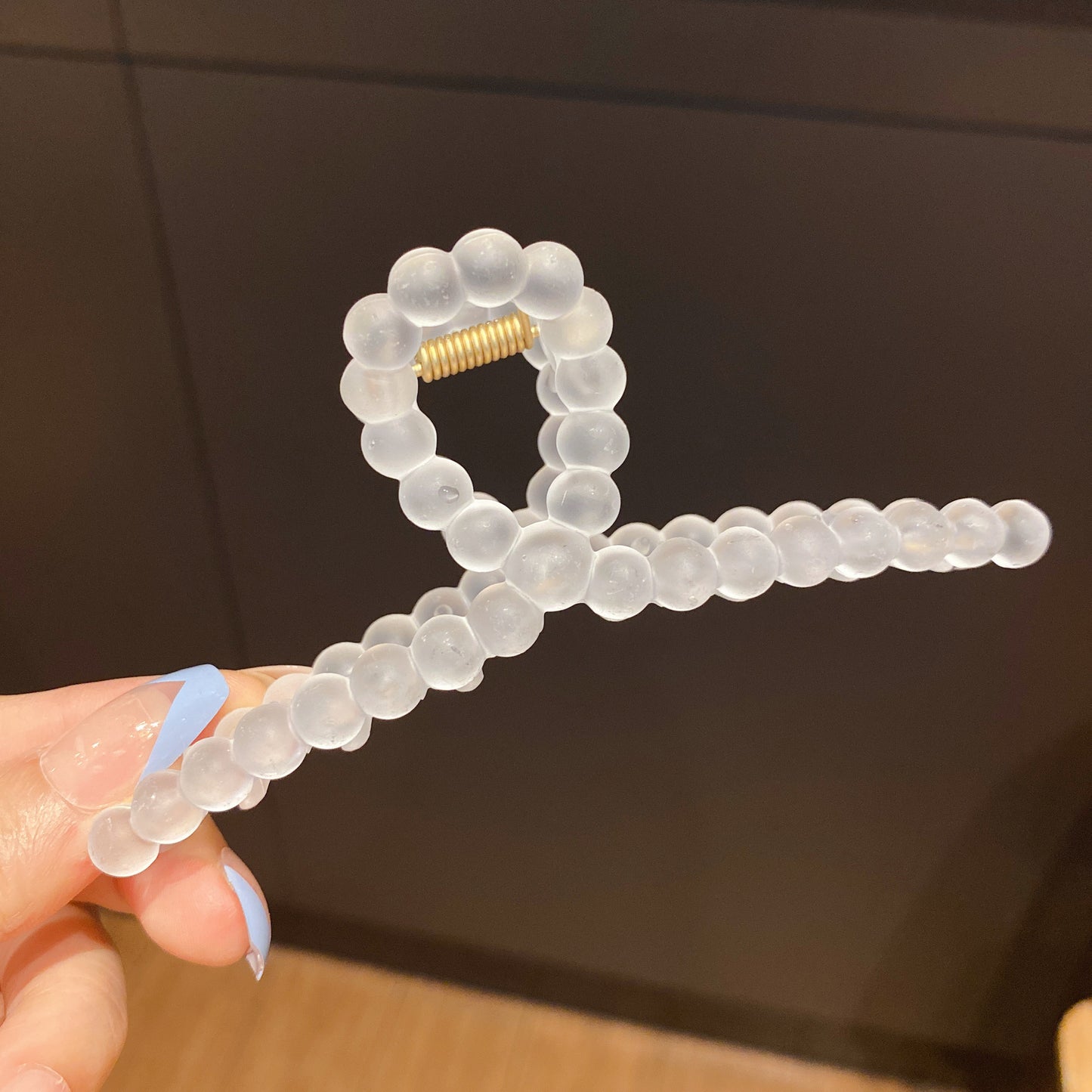 Hårklämma med vriden design - Nordic Glowing