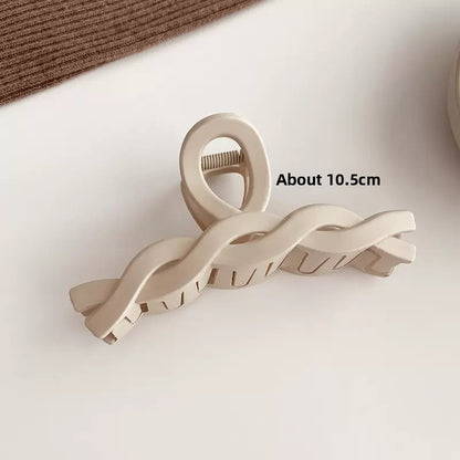 Hårklämma med vriden design - Nordic Glowing